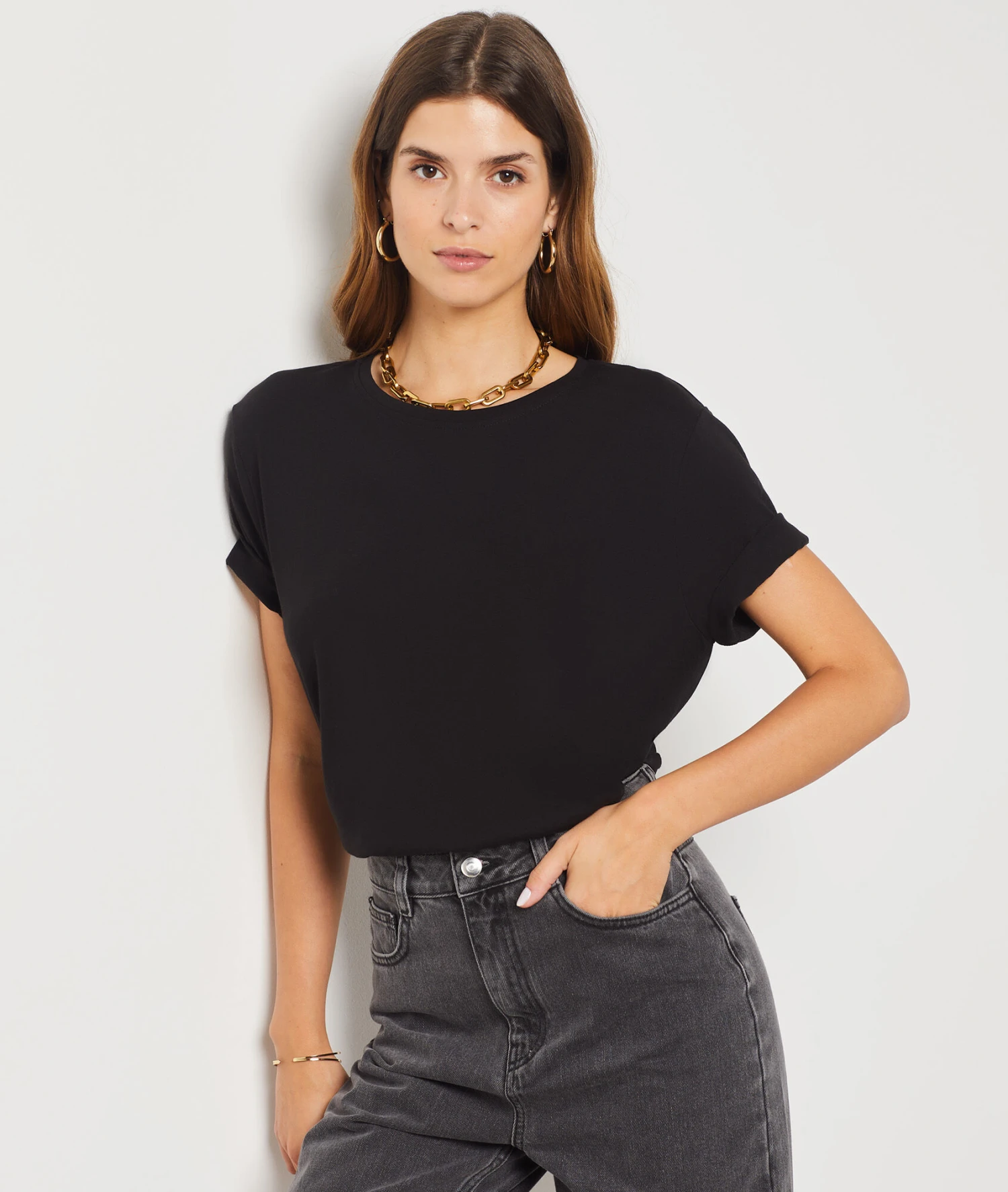 T-Shirt Mit Kurzen Ärmeln Und Rundem Ausschnitt SCHWARZ 3 T-Shirt Mit Kurzen Ärmeln Und Rundem Ausschnitt SCHWARZ