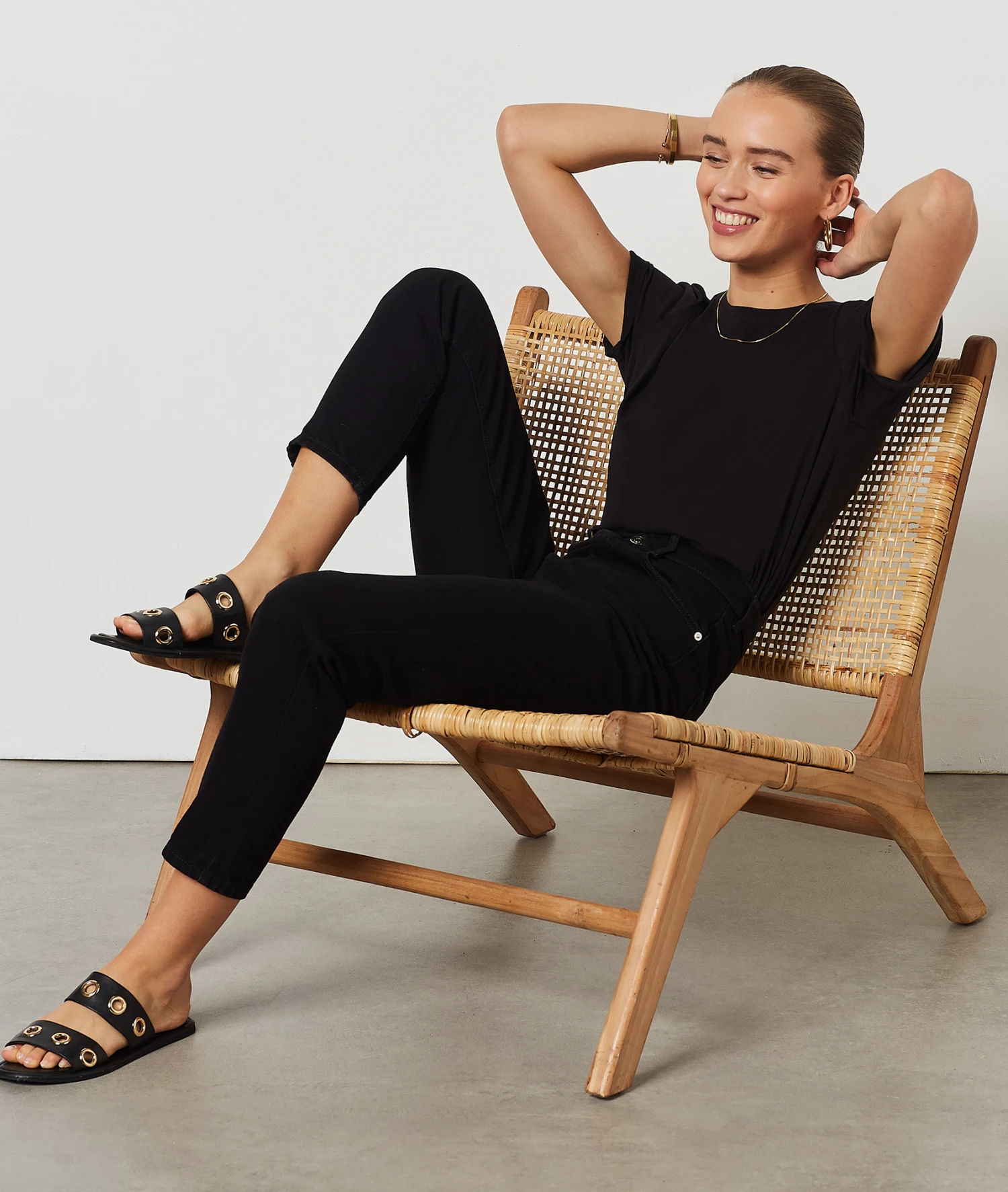 Jeans Mit Hoher Taille Im Karottenschnitt, 100 % Baumwolle SCHWARZ 8 Jeans Mit Hoher Taille Im Karottenschnitt, 100 % Baumwolle SCHWARZ – Bild 6