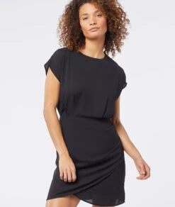 Kurzes Neckholderkleid SCHWARZ -Damen mode Geschaft 653840505 c