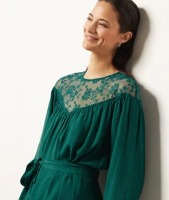 Kleid Mit Stickerei Am Dekolleté GRÜN