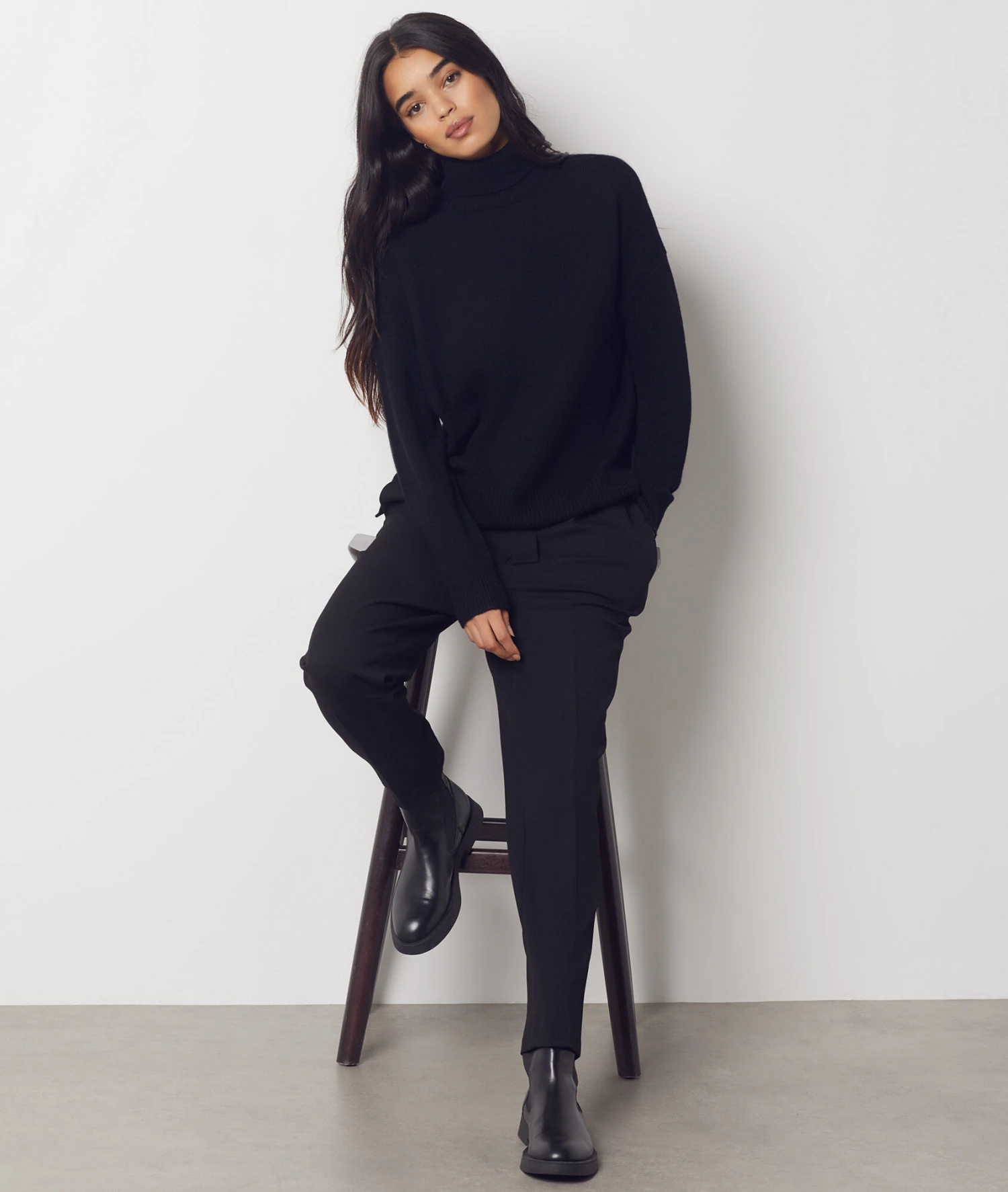 Karottenhose Mit Gürtel SCHWARZ 7 Karottenhose Mit Gürtel SCHWARZ – Bild 5