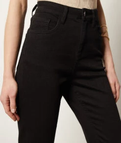 Schmal Geschnittene Hose SCHWARZ 10 Schmal Geschnittene Hose SCHWARZ -Damen mode Geschaft 653957205 b