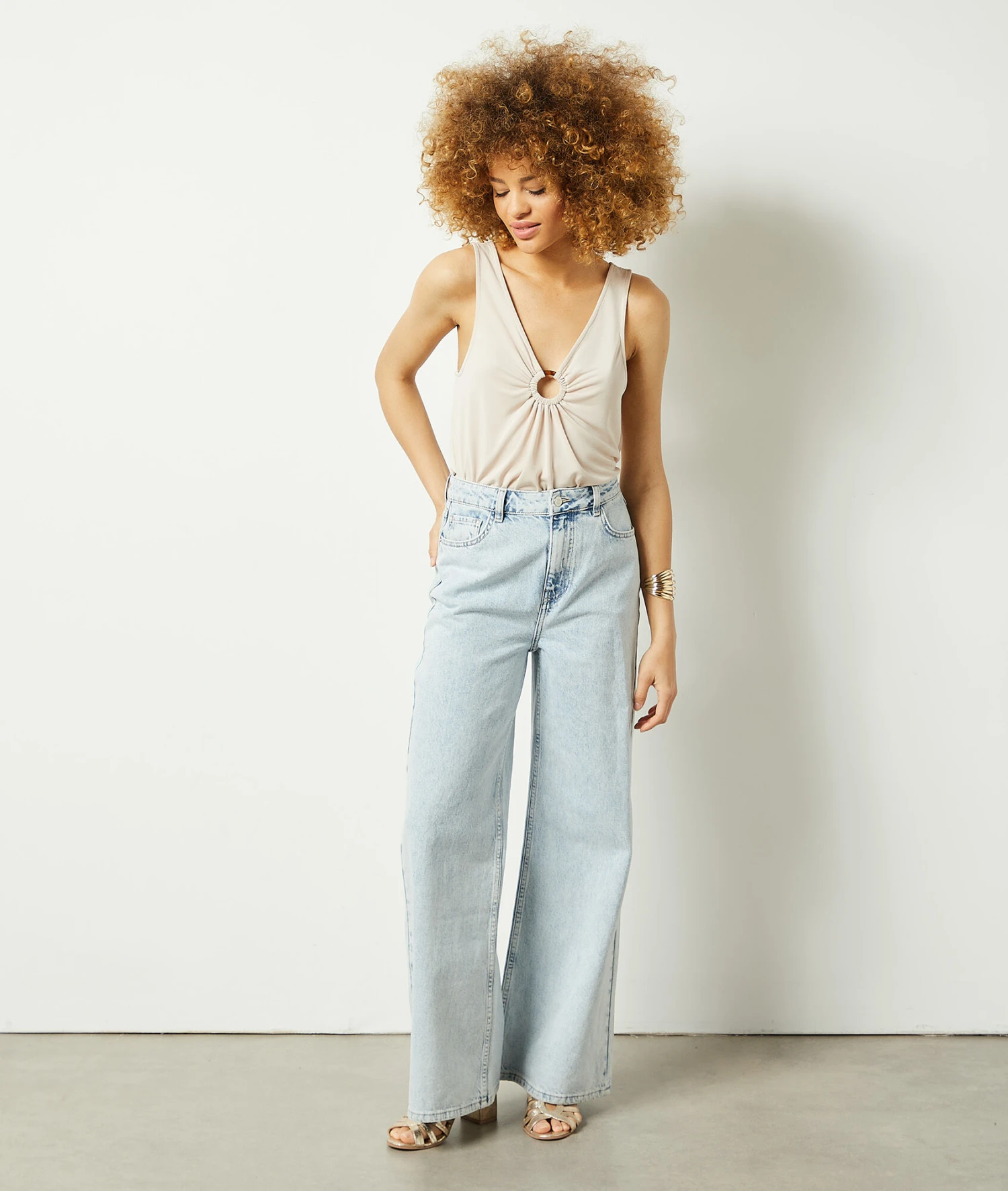 Tala Top Mit Cut-outs BEIGE 3 Tala Top Mit Cut-outs BEIGE