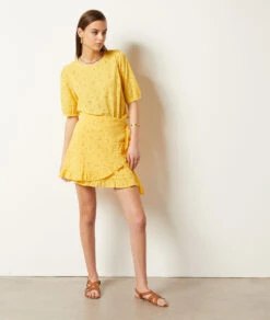 T-Shirt Mit Kurzen Ärmeln Mit Stickereien SONNENGELB -Damen mode Geschaft 653996454 6