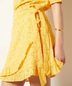 Kurzes Kleid Mit Stickereien SONNENGELB -Damen mode Geschaft 653996754 b