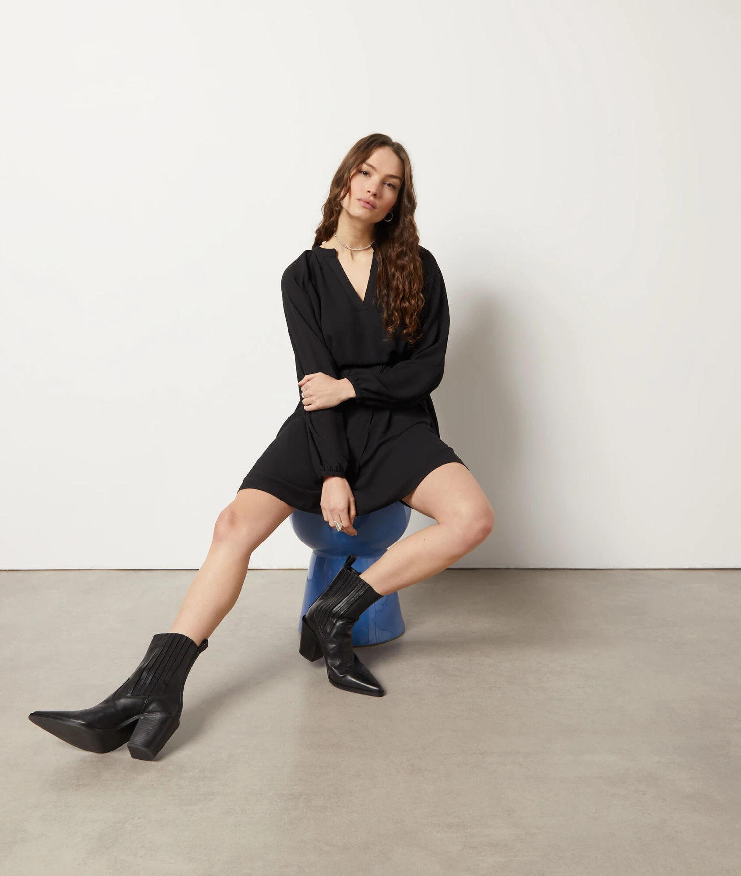 Kleid Mit Bindegürtel SCHWARZ 7 Kleid Mit Bindegürtel SCHWARZ – Bild 5