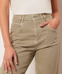 Jeans Im Karottenschnitt KHAKI -Damen mode Geschaft 654015944 b