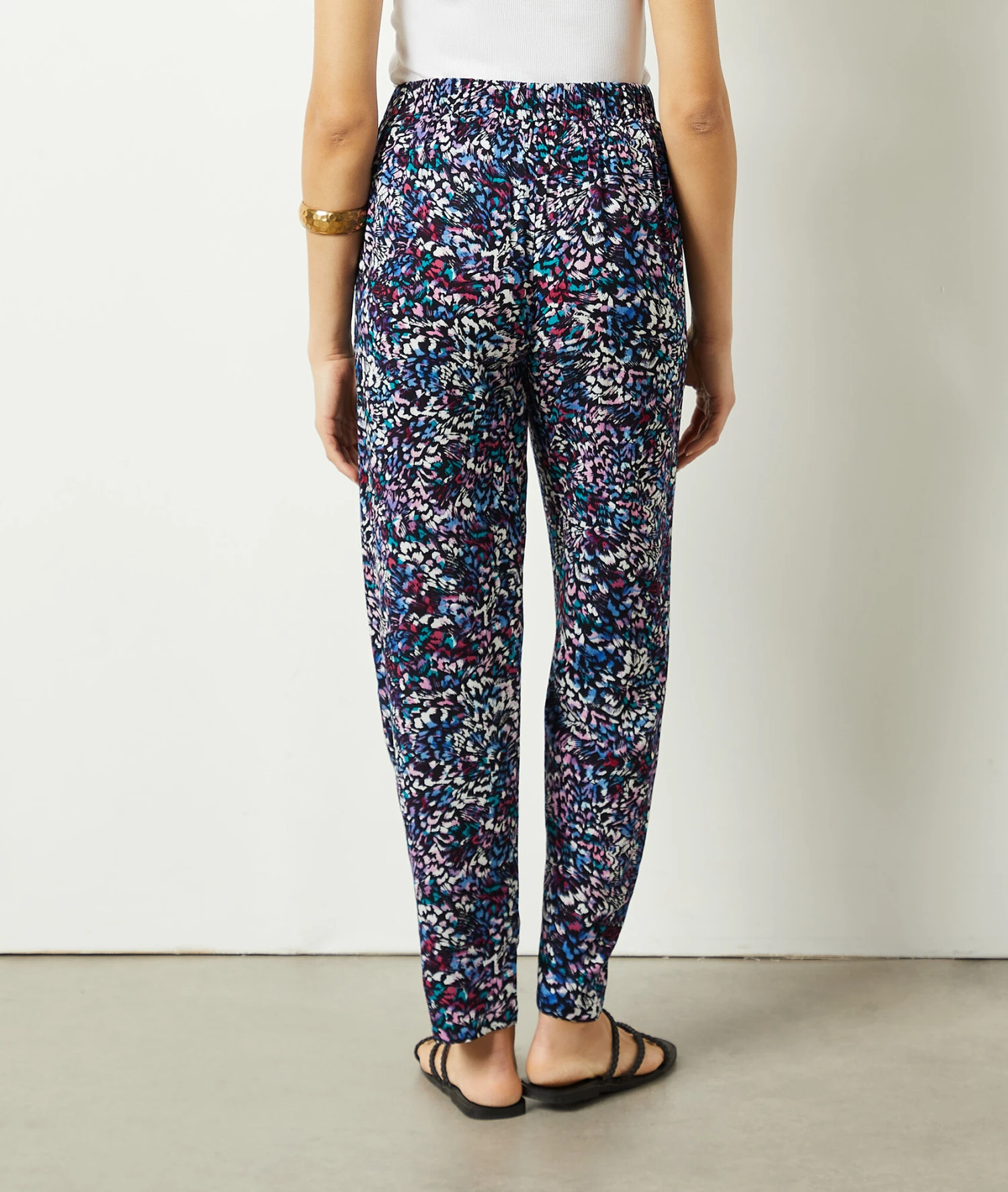 Hose Aus Fließendem Material Mit Print ROSA 4 Hose Aus Fließendem Material Mit Print ROSA – Bild 2