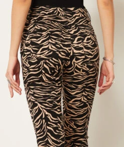 Schmal Geschnittene Hose NOIR -Damen mode Geschaft 654021605 b