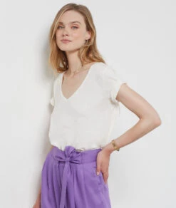 T-Shirt Mit V-Ausschnitt Und Kurzen Ärmeln Aus Leinenmischgewebe ECRU