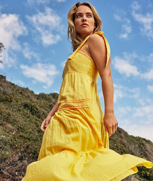 Kleid Mit Trägern Und Stickerei-Details GELB 3 Kleid Mit Trägern Und Stickerei-Details GELB